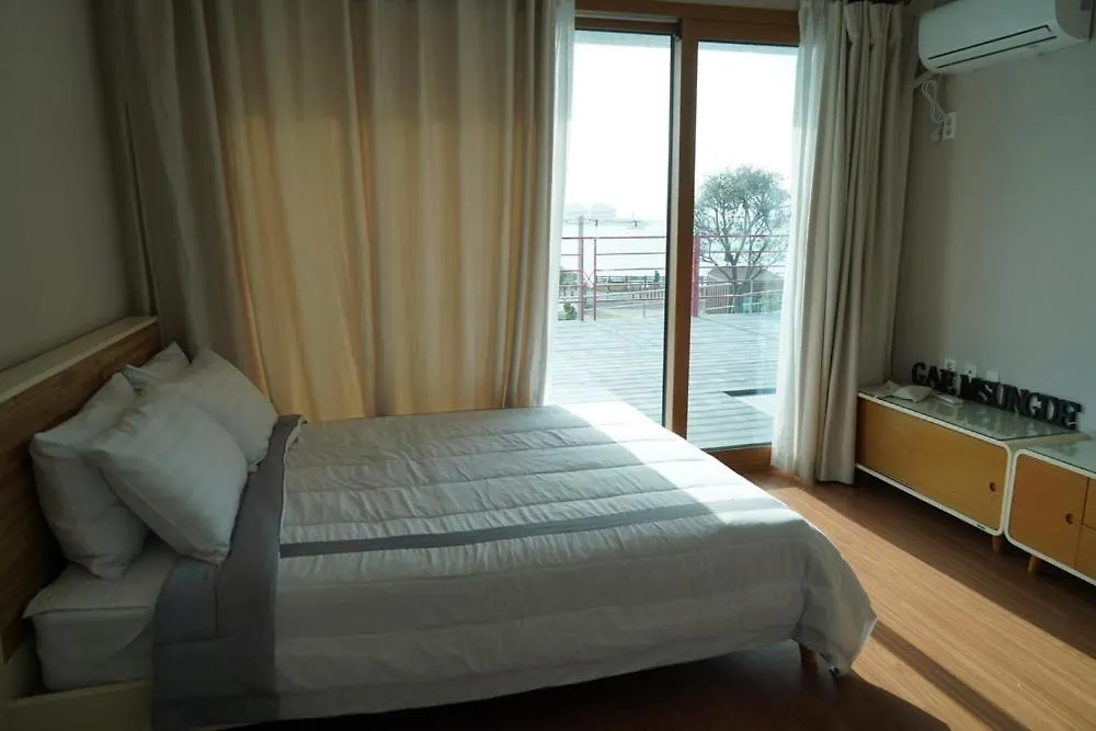 Jeju Gamsung De Aewol Pension Guest house